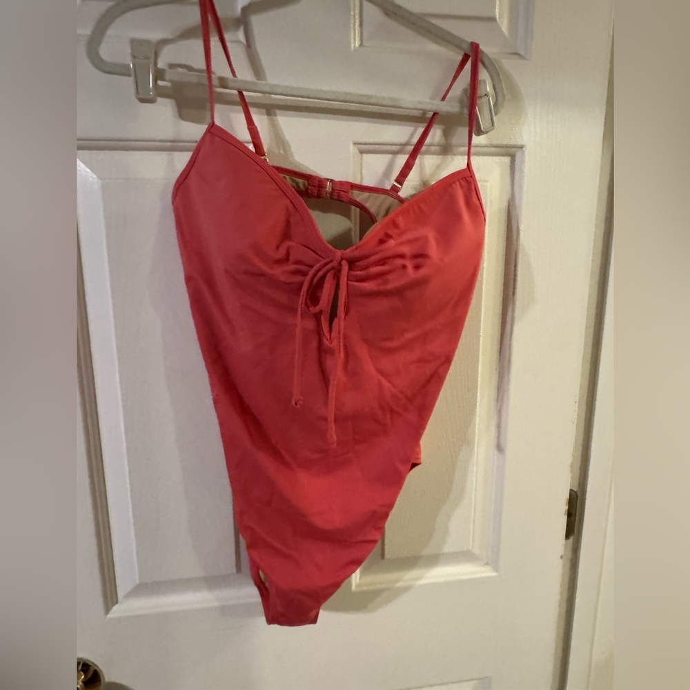 Victoria’s Secret Swimsuit 16 - Coral